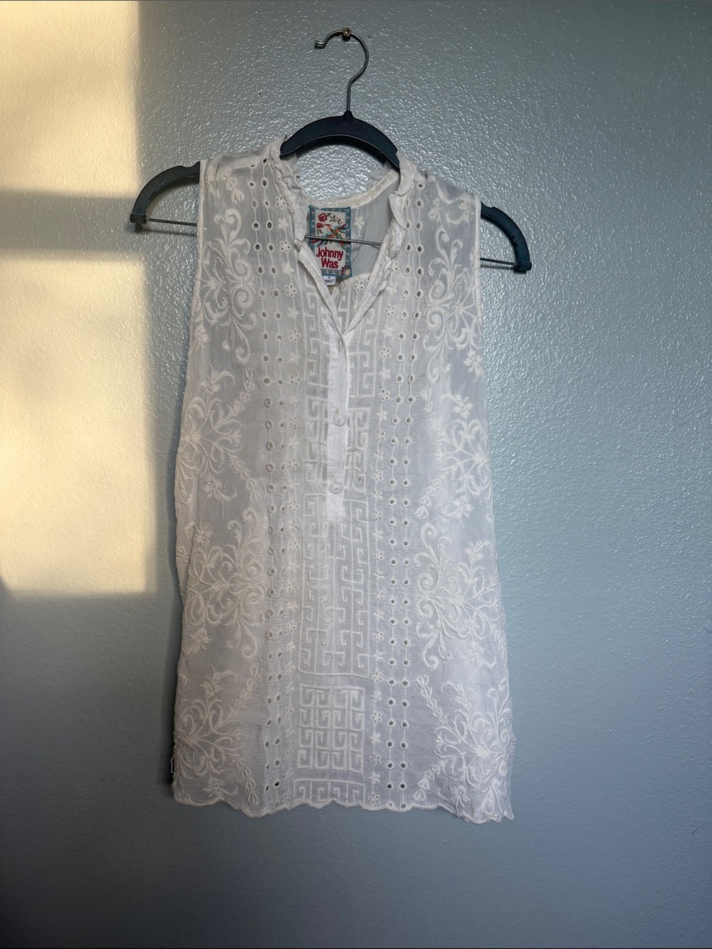 Johnny Was White Sleeveless Eyelet Embroidered Tunic Top
